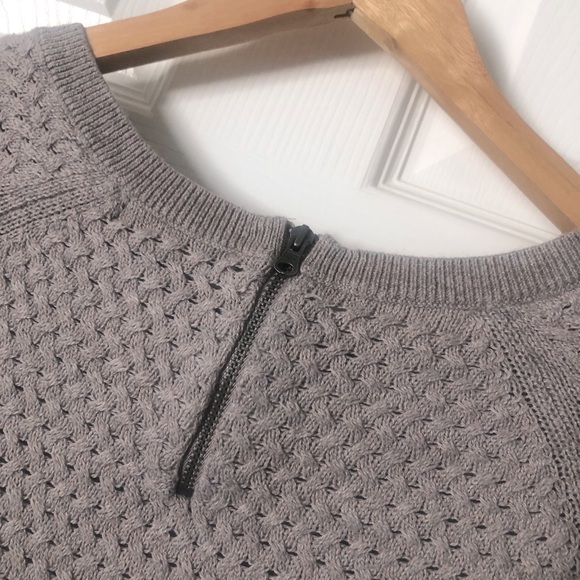 American Eagle Tan Knit Sweater - Picture 4 of 8